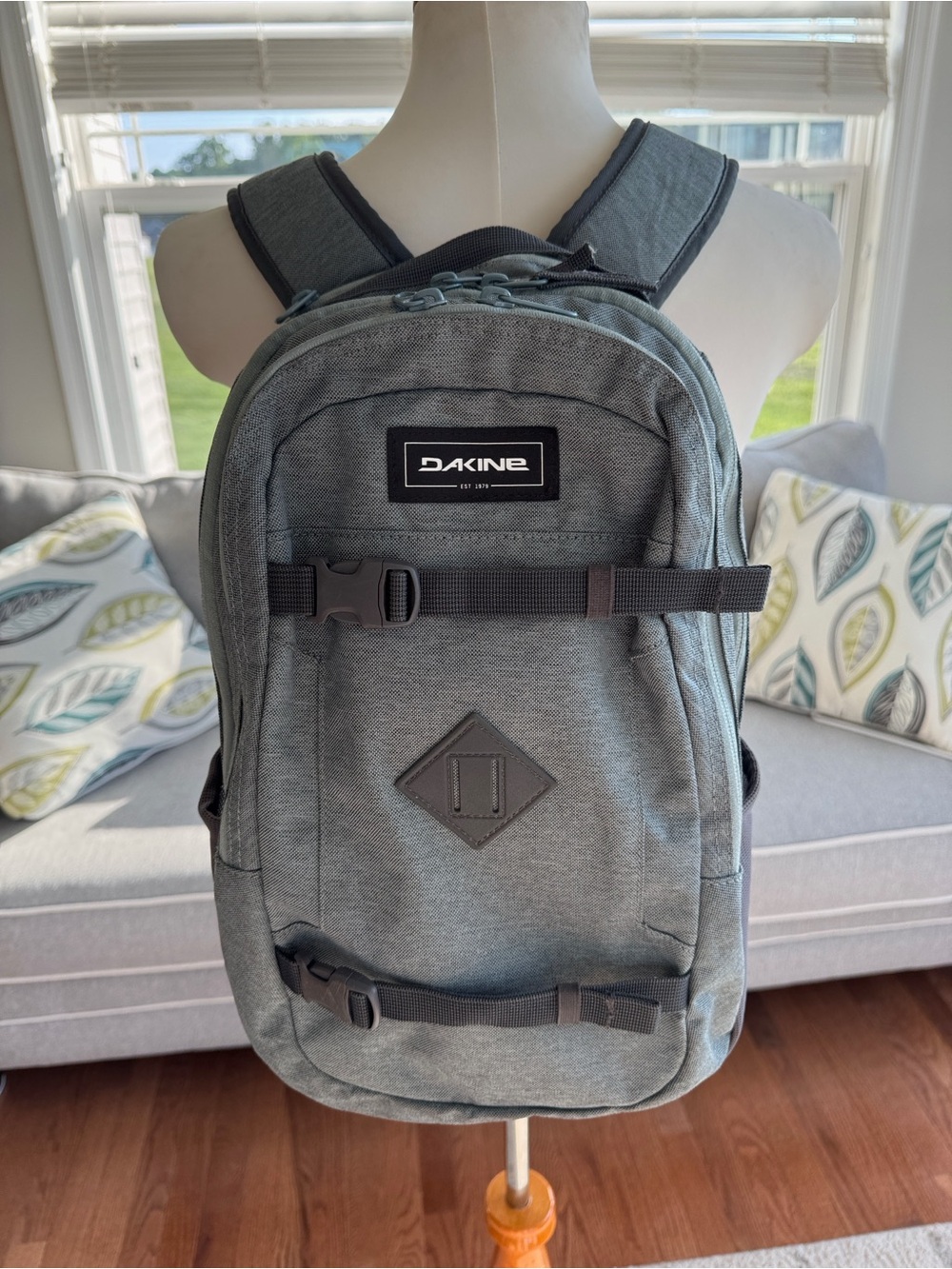 Dakine URBN Mission 18L Backpack Grey Heather Skateboard Carry Daypack gropcore